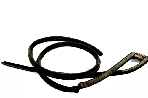 VW Golf 3 & 4 1E Cabrio Dichtung Tür vorn + Seitenscheibe hinten links 1E0847329