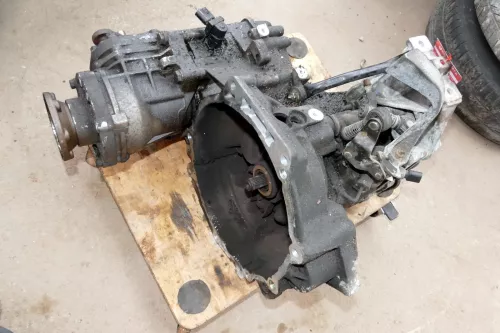 Golf 4 A3 Quattro Allrad Getriebe Schaltung vorne EAH / EWL 1,8 92kw (AGN Motor (100848)