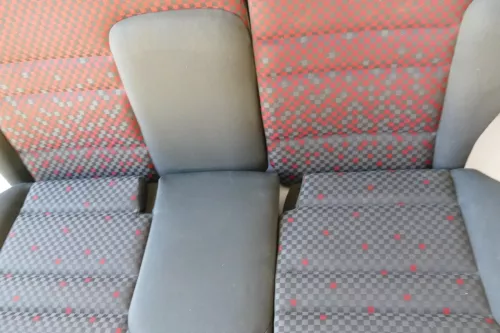 Audi A3 8L Sitz Sitze hinten Rückbank Rücksitzbank Sitzfläche Kopfstützen rot (100939)