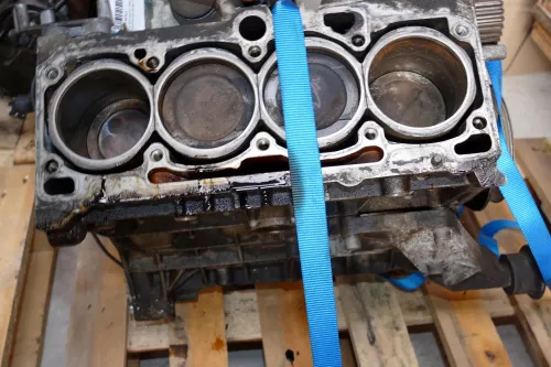 VW Passat 3B A4 B5 Motorblock Block 1,6 74kw 101PS AHL ARM (101561)