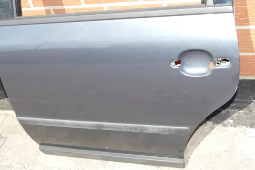 VW Passat 3B 3BG Kombi Variant Tür hinten links grau LC7V (102241)