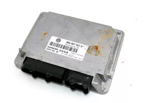 VW Passat 3B Steuergerät 1,6l 74kw 101PS AHL Motor 3B0907557C 3B0907557M