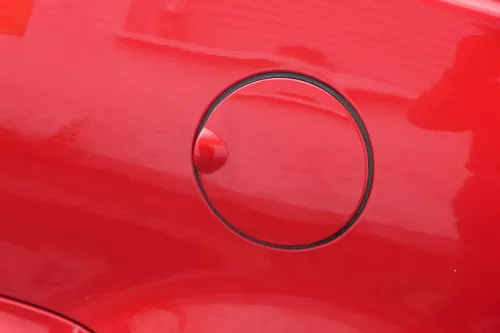 VW Polo 6N2 6N Tankdeckel Deckel Tank Tankverschluß rot LP3G Tankklappe (102957)