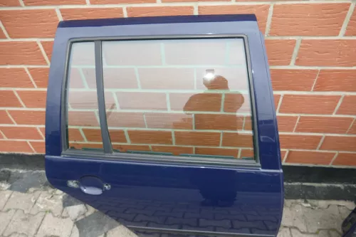 VW Golf 4 Bora Tür hinten rechts nur Kombi / Variant blau LA5G (102997)
