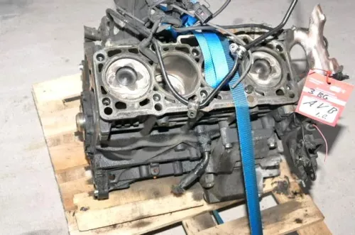 VW Passat 3B Audi A4 8E Motorblock Block1,9 TDI 74kw 101PS AVB