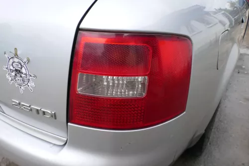 Audi A6 4B Kombi Avant Rücklicht hinten rechts Heckleuchte 4B9945096F (103369)