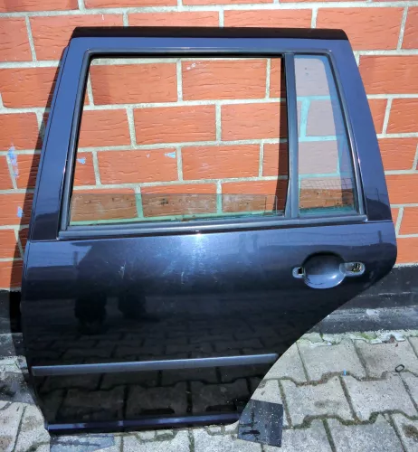VW Golf 4 Bora Tür hinten links nur Kombi / Variant schwarz LC9Z (103522)