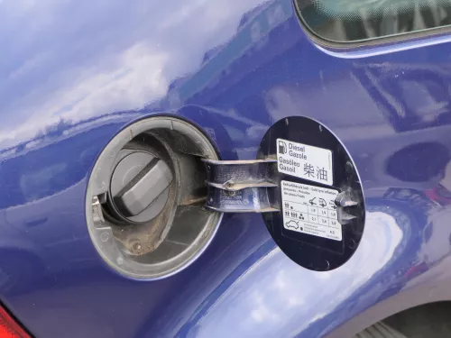 VW Golf 4 Limousine Tankdeckel Deckel Tank Tankverschluß blau LB5N (103631)