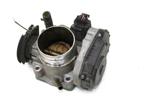 VW Golf 4 Bora Drosselklappe 06A133064J AKL AEH 1,6 74kw 101PS (OHNE TEMPOMAT (103668)