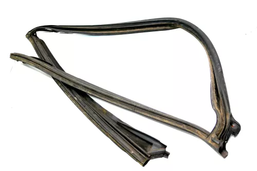 VW Golf 3 4 1E Cabrio Dichtung vorn Scheibe Verdeck Windschutzscheibe 1E0871349 (103725)