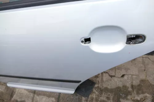 VW Golf 4 Limousine Tür hinten links silber LB7Z (KEINkombi) (103816)
