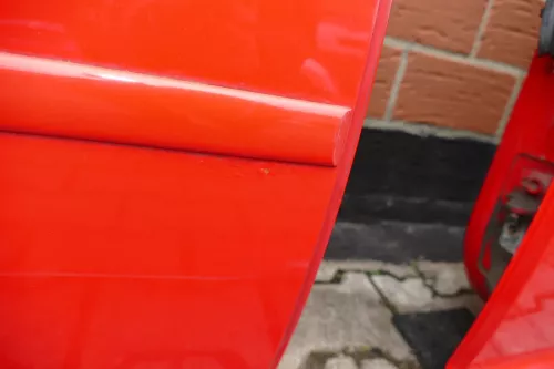 VW Bora Tür hinten rechts nur Limousine rot LP3G (ohne die große Scheibe) (103937)