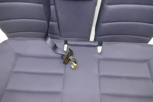 Audi A6 4B Avant Kombi Rückbank Rücksitzbank Sitz Rücksitz Gurt blau (104230)