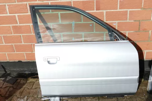 Audi A6 4A C4 Tür Türblatt vorne rechts Beifahrertür silber LY7M