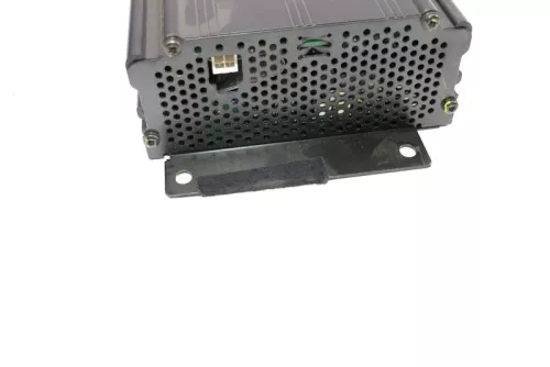 Audi A6 4B Avant Kombi Subwoofer Bassbox Bose Verstärker Endstufe AMP3510C5A