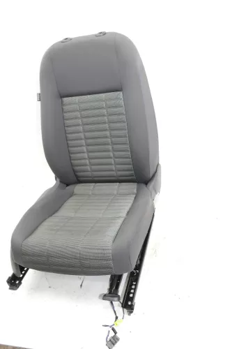 VW Golf 5 V Sitz Beifahrersitz vorne rechts 4/5-Türer auch Kombi (105164)