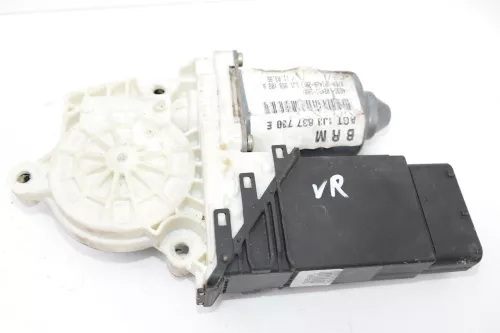 VW Golf 4 ektrischer Fensterheber Motor vorne rechts 1J3837730E 2/3-Türer (105977)