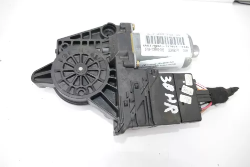 VW Passat 3B ektrischer Fensterheber hinten rechts 3B983975CD Fensterhebermotor