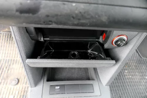 VW Touran 1T Aschenbecher Zigarettenanzünder vorne 1T1857961F 71N schwarz (106695)