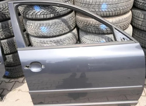 VW Passat 3B 3BG Kombi + Limo Tür vorne rechts Beifahrertür grau LC7V