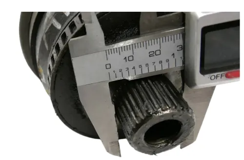 Audi A4 B5 3B Antriebswelle Gelenkwelle links vorn 8D0407271AQ 1,8 1,8T 2,0 (106792)