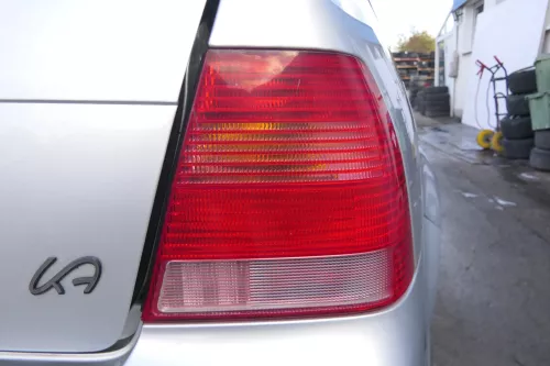 VW Bora Limousine Rücklicht Rückleuchte original hinten rechts 1J5945112AA 1J2 (106948)