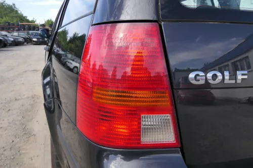Golf 4 Variant Kombi Rücklicht hinten links Rückleuchte Lampenträger original (106951)