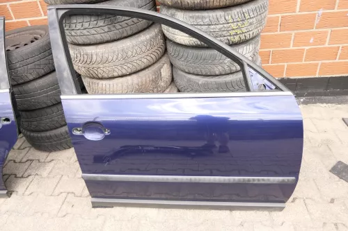 VW Passat 3B 3BG Kombi + Limo Tür vorne rechts Beifahrertür blau LB5N