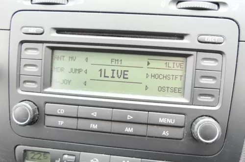 VW Golf 5 Radio CD Player Original RCD300 1K0035186J mit Code