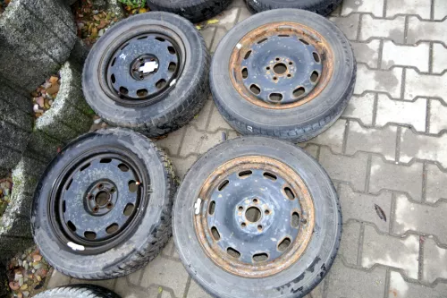 4x VW Golf 4 Bora 185/65 R15 88T M+S Winterreifen Reifen 6jx15H2 ET38  3,5-4,5mm (108431)