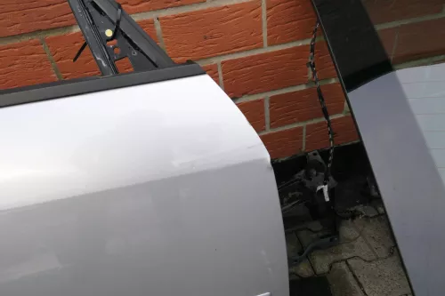 Audi A2 8Z Tür vorne rechts silber LY7W - mit Rahmen (108525)