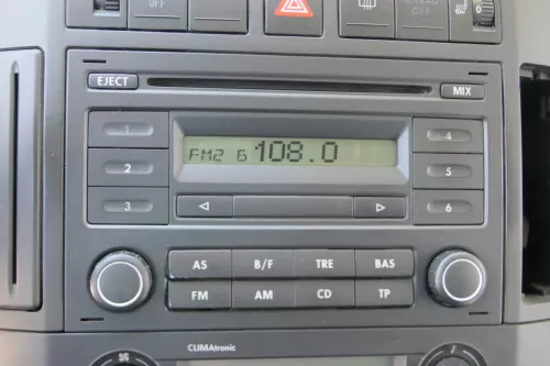 VW Fox 5Z Polo 9N3 Radio CD Player Original RCD200 Red BVX 6Q0035152G mitCode (109070)
