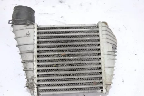VW Golf 4 Audi A3 8L Ladeluftkühler Ladeluft Kühler  1J0145805D / H