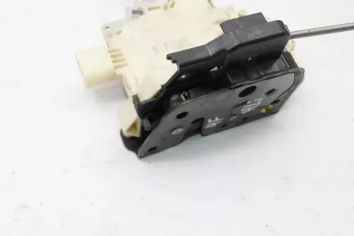 Audi A3 8P A6 4F Stellmotor Tür Türschloß mit ZV hinten links 4F0839015 (109650)