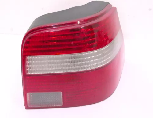VW Golf 4 Rücklicht Rückleuchte Heckleuchte Hecklicht weiß rot hinten rechts  (109799)