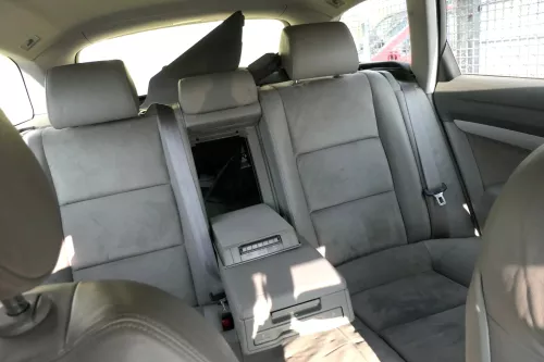 Audi A6 4F C6 Sitz Rückbank Rücksitzbank hinten 3-Punkt-Gurt Leder platin-Hell g