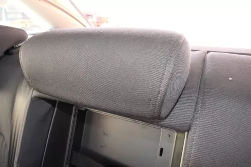Audi A4 B8 8K Kopfstütze hinten in der Mitte schwarz /soul 8K0885975