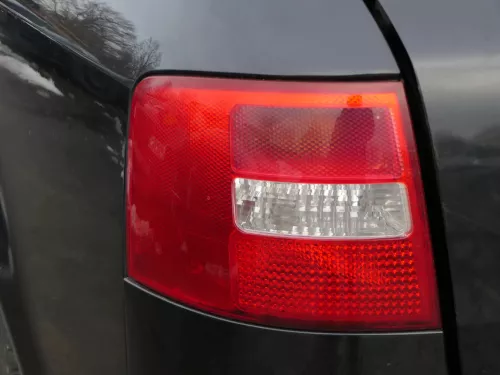 Audi A6 4B Kombi Avant Rücklicht hinten links Heckleuchte 4B9945095F (110316)