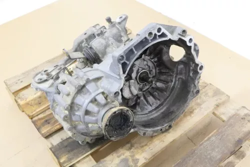 Golf 3 Getriebe CYZ 1,6 55kw 75PS (v. Motor AEA AEE) 165.000km(Anlasser vorn (111421)