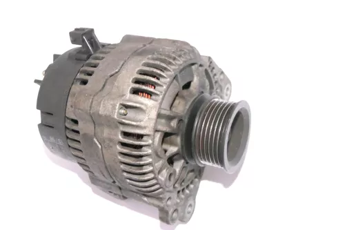 VW Golf 4 Audi A3 8L Octavia Lichtmaschine 90A 037903025C Generator Bosch (112418)