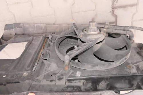 VW Lupo 6X Schloßträger mit Kühler und Lüfter vorn (keine Klima) (112590)