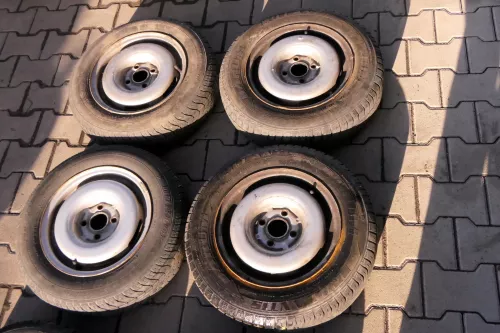 VW Golf 3 Vento 155/80 R13 79T Sommerreifen 5jx13H2 ET38 um die 3,5-4,5mm