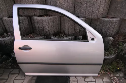 VW Golf 4 Tür vorne rechts Beifahrertür 2/3-Türer silber LA7W (112897)