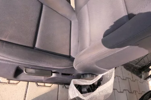 Audi A4 B6 8E Sitz Fahrersitz vorne links höhenverstellbar bläulich (112959)