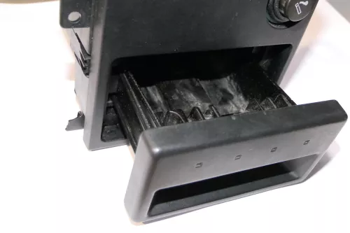 VW T4 Aschenbecher Zigarettenanzünder 7D0857305B 7D0857331B/A  (113093)