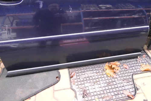 Audi A4 B5 Tür vorne rechts blau LY5K (Leiste+Griff beachten) Facelift (113379)