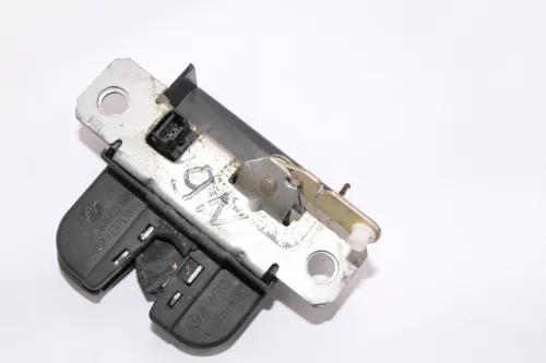 VW Polo 9N 9N3 Heckschloß Schloß unten an der Heckklappe 6Q6827505B /E Fanghaken (113439)