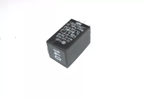 VW T4 Relais 140 Klimaanlage Magnetkupplung 701959141B 701959141A
