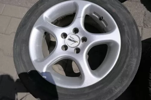 VW Golf 4 Bora Leon Alufelgen Felgen 195/65 R15 Winterreifen KBA 44246 Autec (115605)