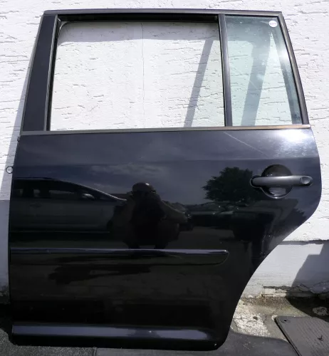VW Touran 1T 1T3 Tür hinten links schwarz LC9X mit Scheibe und Heber (116051)